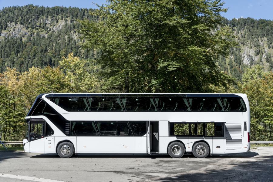  Neoplan Skyliner 2015 года  (фото 19 из 22)
